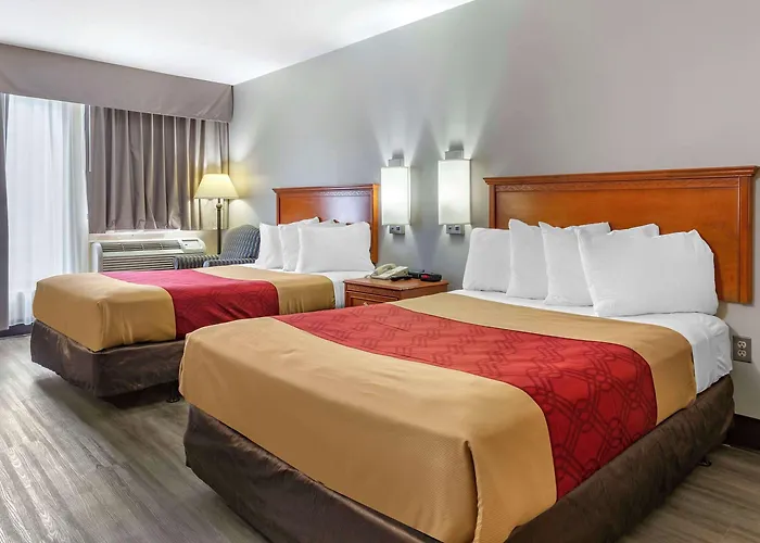 Econo Lodge & Suites Southern Pines - Pinehurst